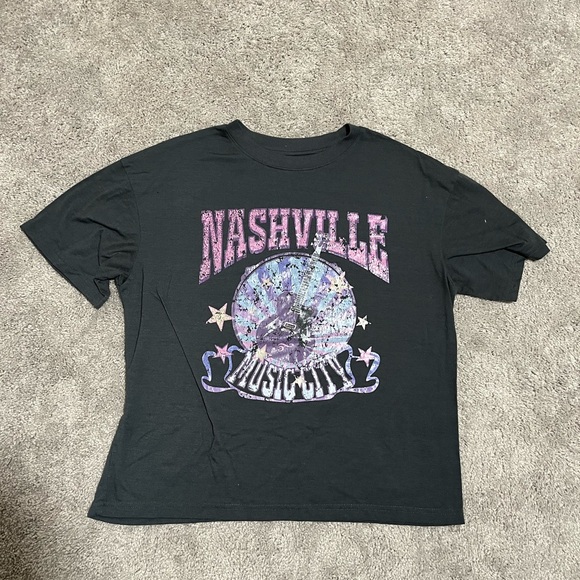 SHEIN Tops - Grey Nashville Guitar And Letter Graphic Drop Shoulder Tee